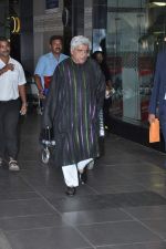 Javed Akhtar returns from Paris in Mumbai Airport on 11th June 2013 (10).JPG
