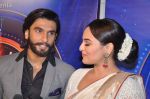 Sonakshi Sinha, Ranveer at Lootera film promotions on the sets of Star Plus India Dancing Superstar in Filmcity on 17th June 201  (60).JPG