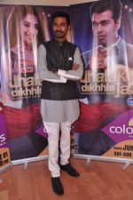 Dhanush on the sets of jhalak dikhla jaa season 6 in Filmistan, Mumbai on 19th June 2013 (85).JPG
