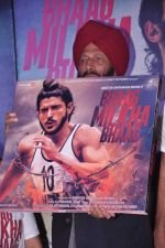 Milkha Singh at the Audio release of Bhaag Milkha Bhaag in PVR, Mumbai on 19th June 2013 (44).JPG