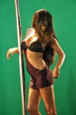 Poonam Pandey shoots a promo video for Nasha in Mumbai on 19th June 2013 (11).JPG