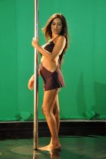 Poonam Pandey shoots a promo video for Nasha in Mumbai on 19th June 2013 (18).JPG