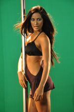 Poonam Pandey shoots a promo video for Nasha in Mumbai on 19th June 2013 (21).JPG