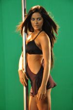 Poonam Pandey shoots a promo video for Nasha in Mumbai on 19th June 2013 (22).JPG