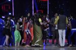 Farhan Akhtar, Geeta Kapoor, Riteish Deshmukh on the sets of India_s Dancing Superstars in Filmcity, Mumbai on 24th June 2013 (41).JPG