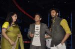 Farhan Akhtar, Geeta Kapoor, Riteish Deshmukh on the sets of India_s Dancing Superstars in Filmcity, Mumbai on 24th June 2013 (45).JPG