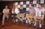 John Abraham and Boxing champion David Haye at the press conference announcing fitness Franchise in Escobar, Bandra, Mumbai on 26th June 2013 (22).JPG
