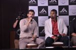 John Abraham and Boxing champion David Haye at the press conference announcing fitness Franchise in Escobar, Bandra, Mumbai on 26th June 2013 (50).JPG