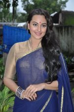 Sonakshi Sinha promote Lootera on Uttaran sets in Malad, Mumbai on 26th June 2013 (31).JPG