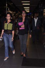 Sonakshi Sinha snapped at the airport as they  return from Dubai promotions of Lootera in Mumbai on 27th June 2013 (28).JPG
