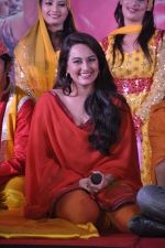 Sonakshi Sinha at the Launch of Song Tayyab Ali from the movie Once Upon A Time In Mumbai Dobaara in Mumbai on 28th June 2013 (203).JPG