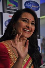Sonakshi Sinha at Lootera promotions on the sets of Indian Idol junior in Mumbai on 30th June 2013 (31).JPG