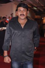 Manoj Tiwari at Dr Tiwari_s wedding anniversary in Express Towers, Mumbai on 1st July 2013 (34).JPG