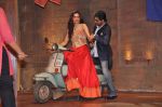 Shahrukh Khan, Deepika Padukone promote Chennai Express on Comedy Circus in Mumbai on 1st July 2013 (16).JPG