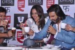 Sonakshi Sinha, Ranveer Singh at Lootera Promotions at Cafe Coffee Day in Bandra, Mumbai on 1st July 2013 (29).JPG