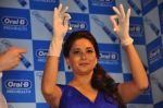 Madhuri Dixit at the launch of Oral-B Pro-Health toothpaste in Shangri La, Mumbai on 2nd July 2013 (156).JPG