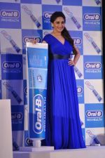 Madhuri Dixit at the launch of Oral-B Pro-Health toothpaste in Shangri La, Mumbai on 2nd July 2013 (99).JPG