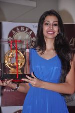 at Pond_s Femina Miss India winners launch 24kt Gold Foil Windows in Mumbai on 6th July 2013 (34).JPG
