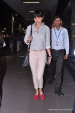 Anushka Sharma arrive from IIFA awards 2013 in Mumbai Airport on 7th July 2013 (65).JPG