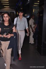 Anushka Sharma arrive from IIFA awards 2013 in Mumbai Airport on 7th July 2013 (66).JPG