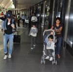 Suzanne Roshan snapped with kids in Mumbai Airport on 7th July 2013 (22).JPG