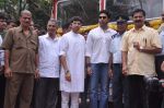 Abhishek Bachchan flags off 2 BEST buses along with Mayor of Mumbai Sunil Prabhu and Yuva Sena President Aditya Thackrey in Mayor_s Bungalow on 8th July 2013 (45).JPG