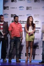 Anusha Dandekar, Nikhil Chinapa at the launch of MTV Slash Fablet by Swipe Telecom in Mumbai on 11th July 2013 (41).JPG