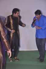 Manoj Tiwari at Shweta Tiwari_s sangeet in Sheesha Lounge, Mumbai on 12th July 2013 (68).JPG