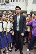 Farhan Akhtar visits his school Maneckji Cooper in Mumbai on 18th July 2013 (22).JPG