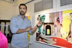 John Abraham at Bose Krisnmachari art event at Gallery 7 in Mumbai on 20th July 2013 (7).JPG