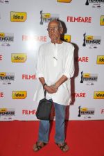 Bapu received Life Time Acheivement Award at _60th Idea Filmfare Awards 2012_.jpg