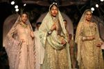 Model walk the ramp for Meera Mussafar Ali showcase 2013 bridal collection in Delhi on 24th July 2013 (1).jpg