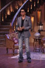 Shahrukh khan on the sets of Kapil_s show in Filmcity, Mumbai on 25th July 2013 (24).JPG