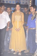 Deepika Padukone on the sets of Madhubala in Mumbai on 29th July 2013 (4).JPG