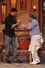 Akshay Kumar promote Once upon a time in Mumbai Dobara on the sets of Comedy Nights with Kapil in Filmcity on 1st Aug 2013 (208).JPG