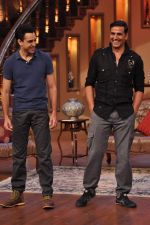 Akshay Kumar, Imran Khan promote Once upon a time in Mumbai Dobara on the sets of Comedy Nights with Kapil in Filmcity on 1st Aug 2013 (121).JPG