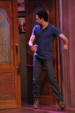 Imran Khan promote Once upon a time in Mumbai Dobara on the sets of Comedy Nights with Kapil in Filmcity on 1st Aug 2013 (14).JPG