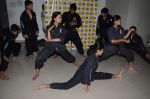 Javed Jaffrey training Ninja kids for his show Ninja Warrior on Hungama TV in Laaram Shopping Centre, Andheri on 1st Aug 2013 (95).JPG