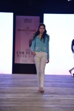 Model walk the ramp for Monisha Jaising showcases on day 2 at PCJ Delhi Couture Week on 1st Aug 2013 (17).JPG