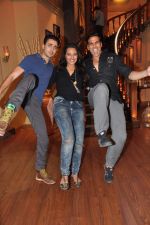 Sonakshi Sinha, Imran Khan, Akshay promote Once upon a time in Mumbai Dobara on the sets of Comedy Nights with Kapil in Filmcity on 1st Aug 20 (9).JPG