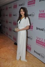 at Vogue Beauty Awards in Taj Land_s End, Mumbai on 1st Aug 2013 (109).JPG