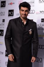 Arjun Kapoor walk for Masaba-Satya Paul for PCJ Delhi Couture Week on 2nd Aug 2013 (10).JPG