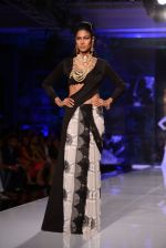 Model walk for Masaba-Satya Paul for PCJ Delhi Couture Week on 2nd Aug 2013 (17).JPG