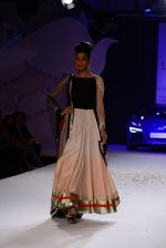 Model walk for Varun Bahl_s show for Audi at PCJ Delhi Couture Week on 2nd Aug 2013 (91).JPG