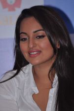 Sonakshi Sinha promote Once Upon ay Time in Mumbai Dobaara in association with Oman Tourism on 2nd Aug 2013 (71).JPG