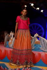 Model walk the ramp for Designer Manish Arora show at PCJ Delhi Couture Week 2013 on Day 4 on 3rd Aug 2013 (46).JPG