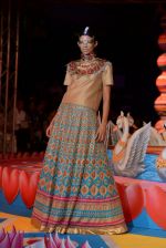 Model walk the ramp for Designer Manish Arora show at PCJ Delhi Couture Week 2013 on Day 4 on 3rd Aug 2013 (48).JPG