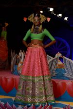 Model walk the ramp for Designer Manish Arora show at PCJ Delhi Couture Week 2013 on Day 4 on 3rd Aug 2013 (80).JPG