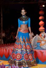 Model walk the ramp for Designer Manish Arora show at PCJ Delhi Couture Week 2013 on Day 4 on 3rd Aug 2013 (83).JPG