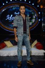 Imran Khan on the sets of Indian Idol Junior Eid Special in Mumbai on 4th Aug 2013 (30).JPG